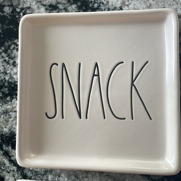 Rae Dunn Set of 4 Square Snack plates. Ceramic, dishwasher safe. - Picture 2 of 6